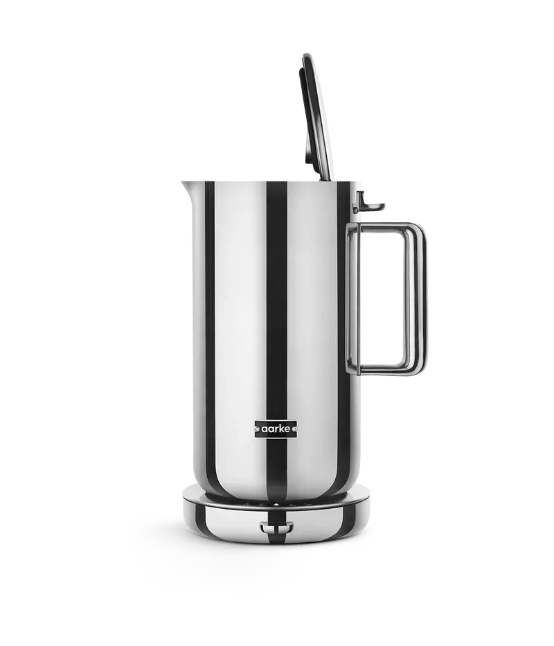 https://ewpsimply.blob.core.windows.net/ewpsimply/The%20Cafe%20&%20Objets/AARKE/KETTLE/Kettle_front_lid_open_1080x1260px_800x.webp